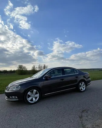 samochody osobowe Volkswagen Passat cena 39500 przebieg: 228000, rok produkcji 2011 z Cybinka